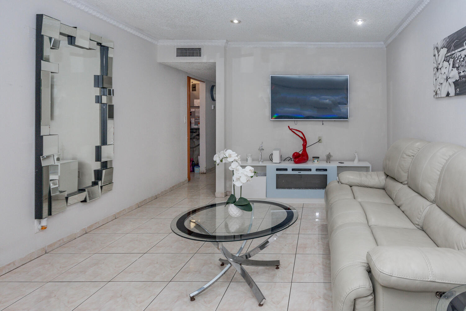 5802 South Rue Road West Palm Beach, FL 33415 - Photo 3 of 20 Living Room