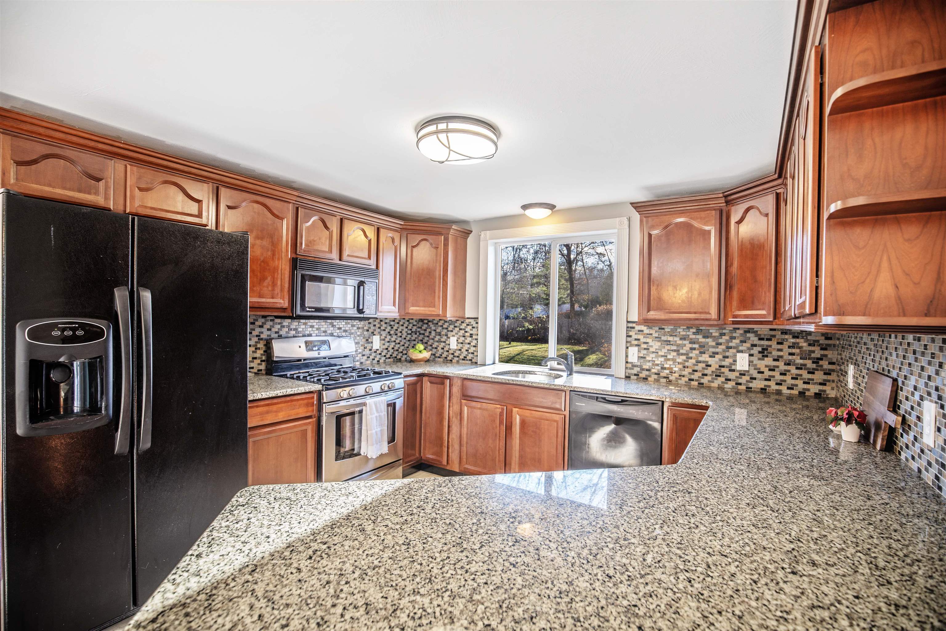 2 Casey Drive Hooksett, NH 03106 - Photo 3 of 34