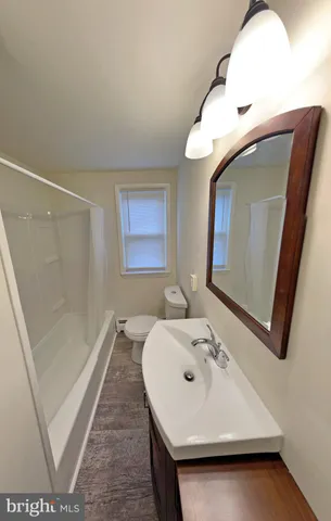 a view of yard with green space