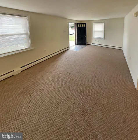 a view of empty room with window