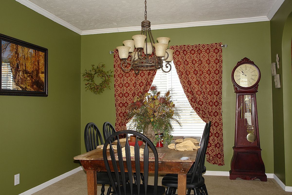 3369 Bradshaw Road Salem, VA 24153 - Photo 4 of 16 C:\fakepath\DSC09416
