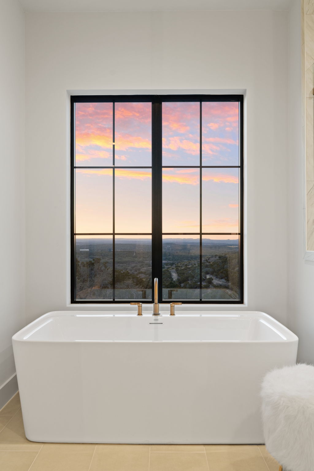 1562 Canyon Crossing View Dripping Springs, TX 78620 - Photo 19 of 40 a living room with a large window