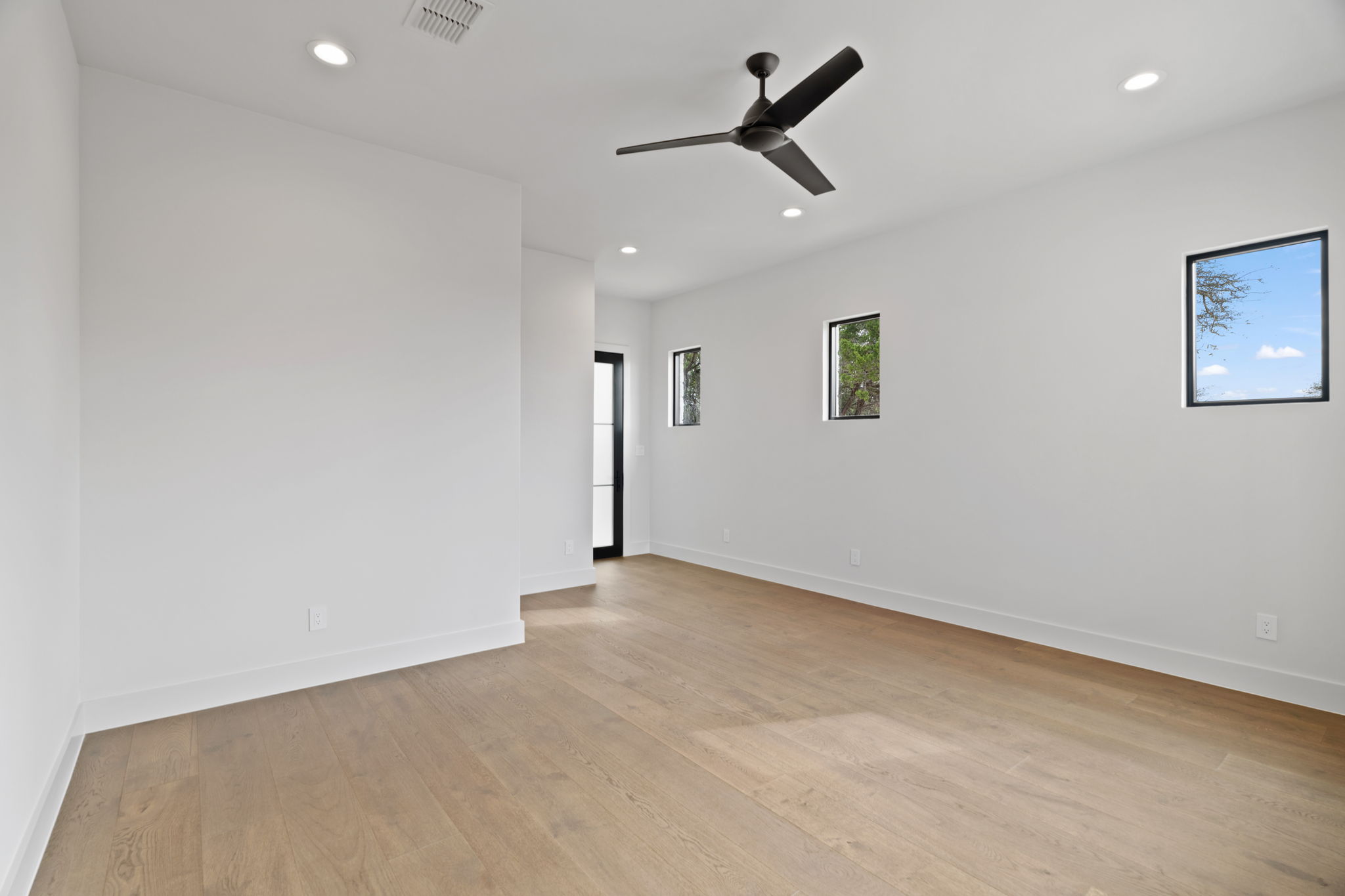 1562 Canyon Crossing View Dripping Springs, TX 78620 - Photo 20 of 40 an empty room