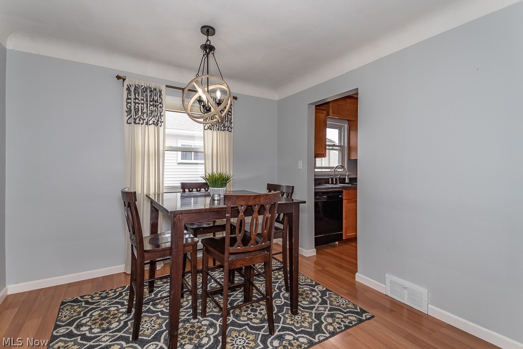 697 Glenhurst Road Willowick, OH 44095 - Photo 4 of 27