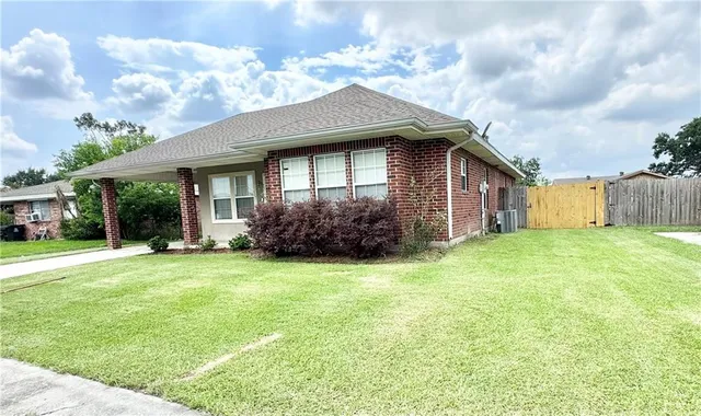$170,000 | 20 Kirkglen Loop, Houma, LA 70363