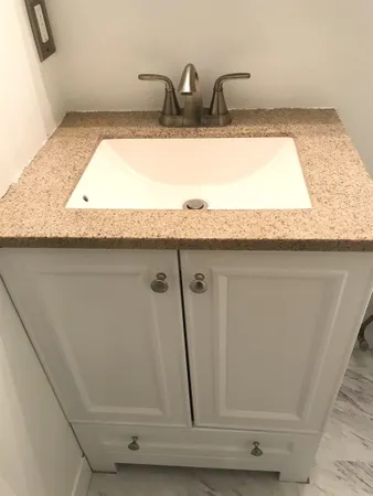 $1,800 | 13 Strawberry Bank Road, Unit 18, Nashua, NH 03062