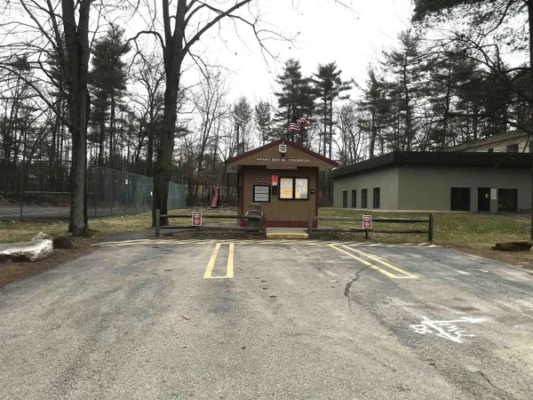 $1,800 | 13 Strawberry Bank Road, Unit 18, Nashua, NH 03062
