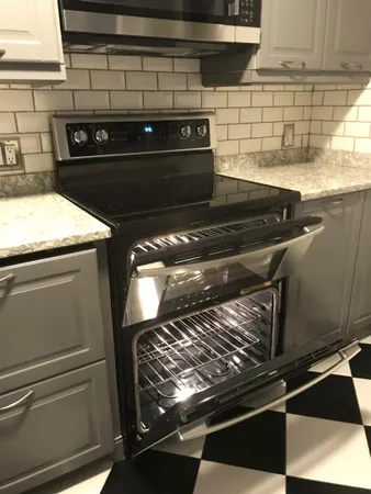 $1,800 | 13 Strawberry Bank Road, Unit 18, Nashua, NH 03062