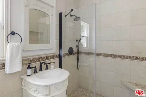 $2,699,000 | 6258 Warner Drive, Los Angeles, CA 90048