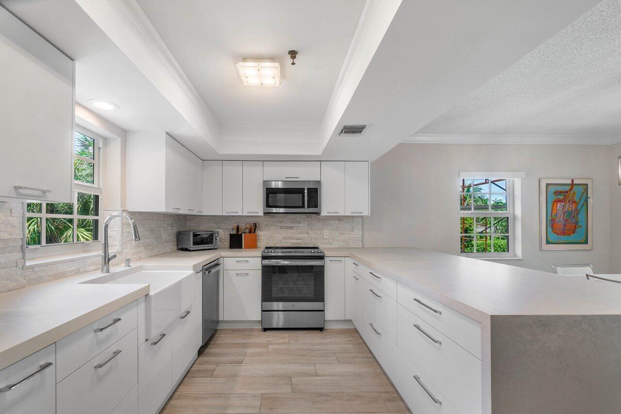 950 De Soto Road, Unit 2B Boca Raton, FL 33432 - Photo 15 of 38 012-950DeSotoRoad-BocaRaton-FL-33432-SMA