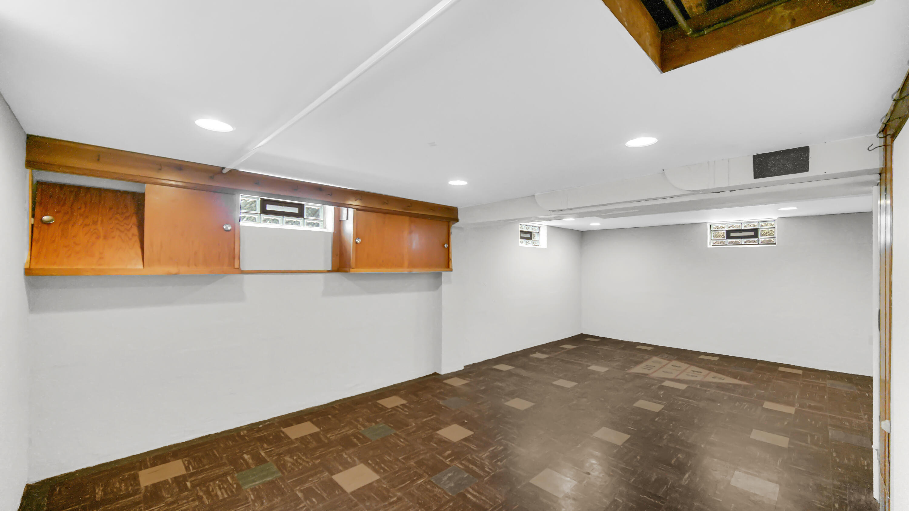 6957 Ash Avenue Gary, IN 46403 - Photo 20 of 22 a view of a big room with wooden floor