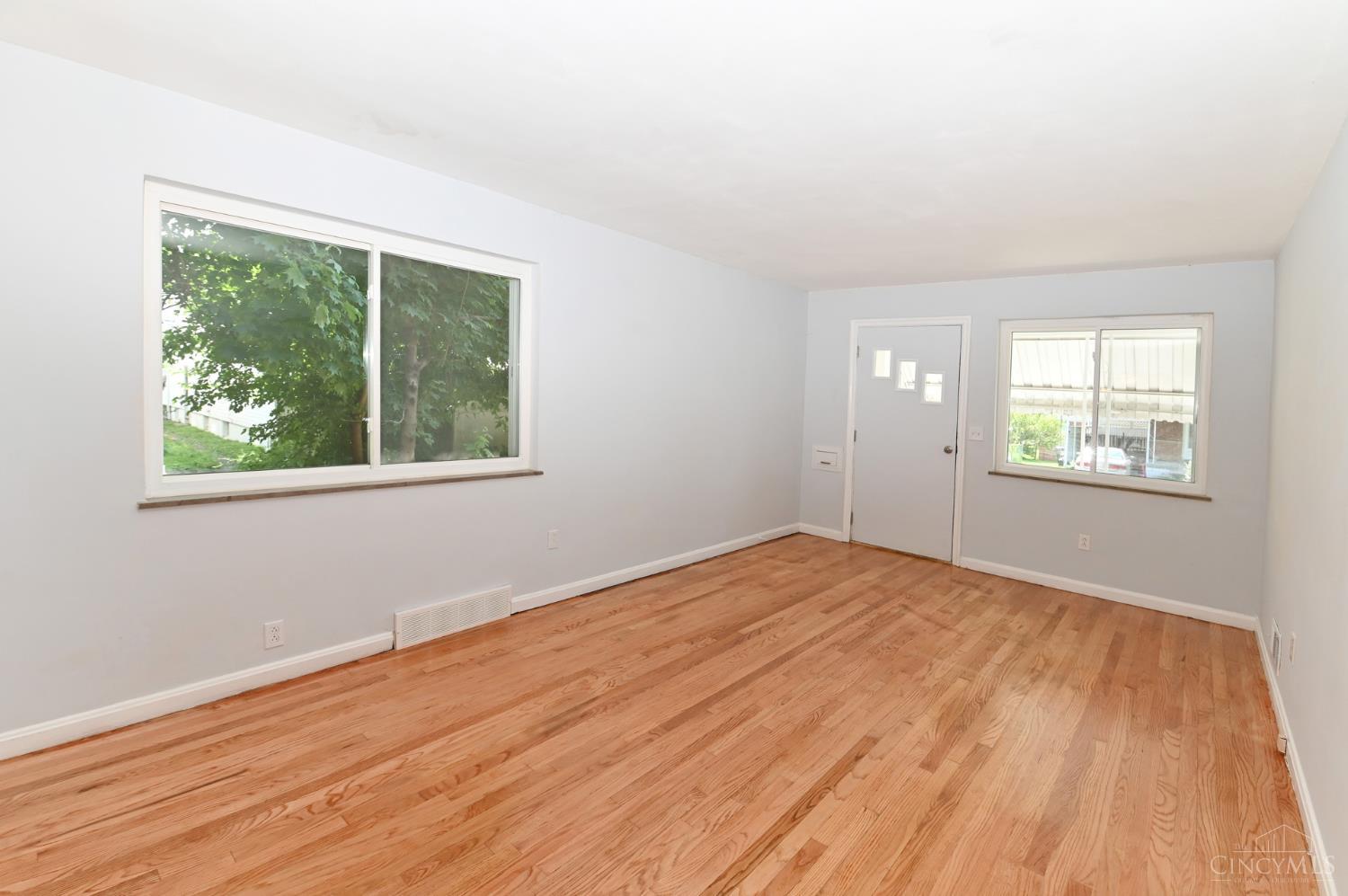 5702 Hunter Avenue Norwood, OH 45212 - Photo 4 of 30