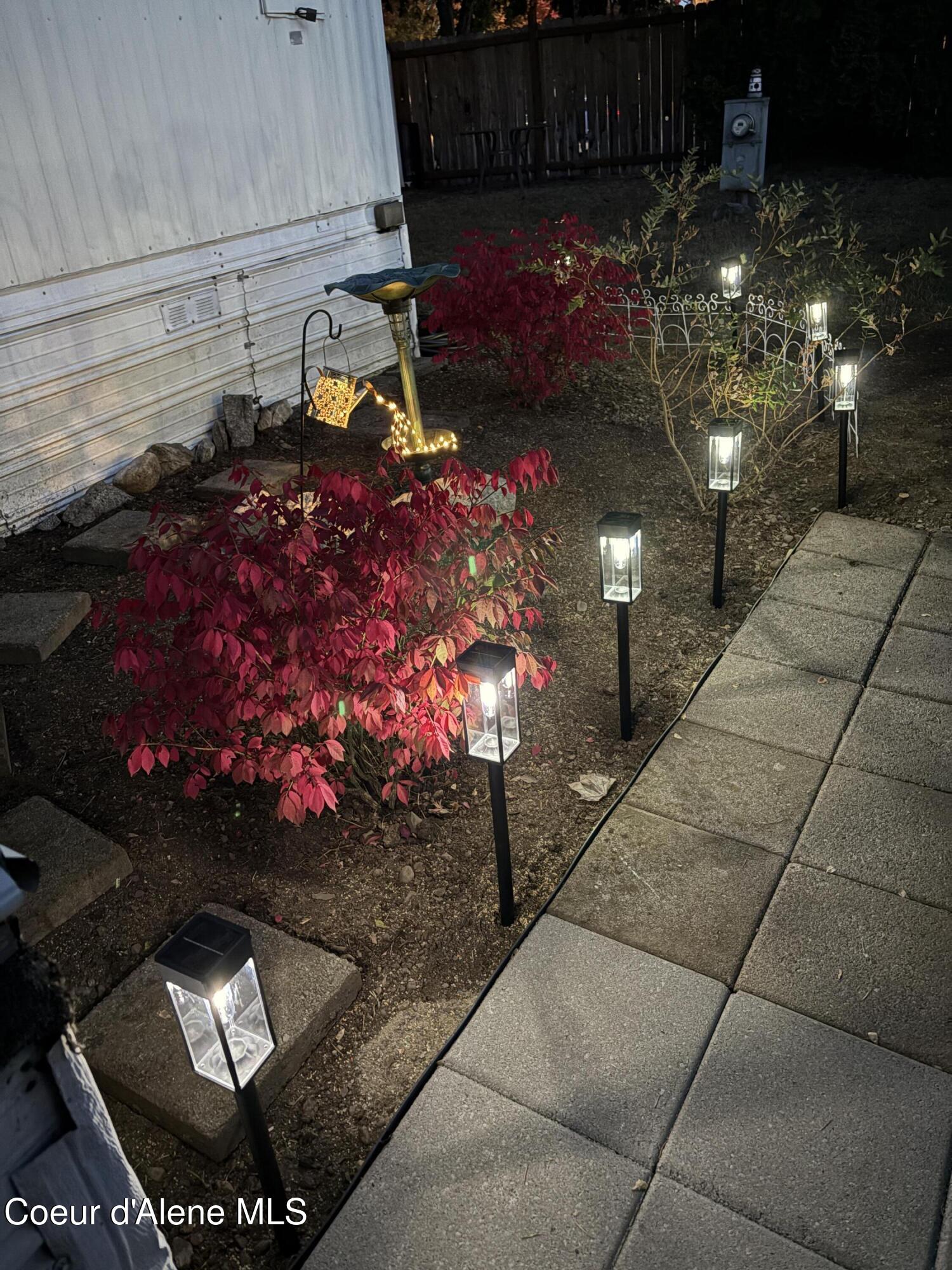 8901 North Starr Loop Hayden, ID 83835 - Photo 26 of 34 Landscaping with lights
