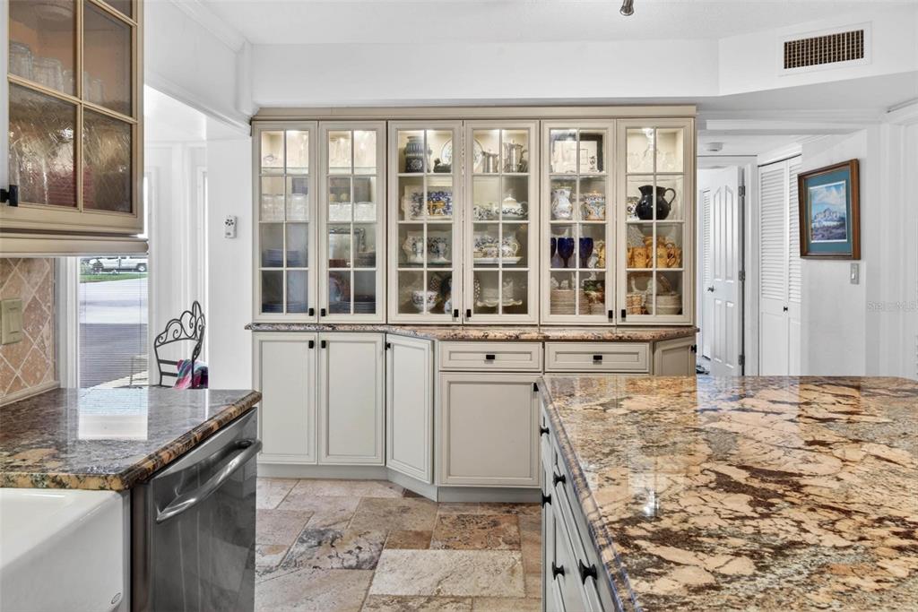 1065 Eden Isle Boulevard Northeast, Unit 2 St. Petersburg, FL 33704 - Photo 9 of 31