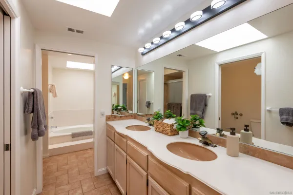 $7,995 | 7975 Caminito Del Cid, La Jolla, CA 92037