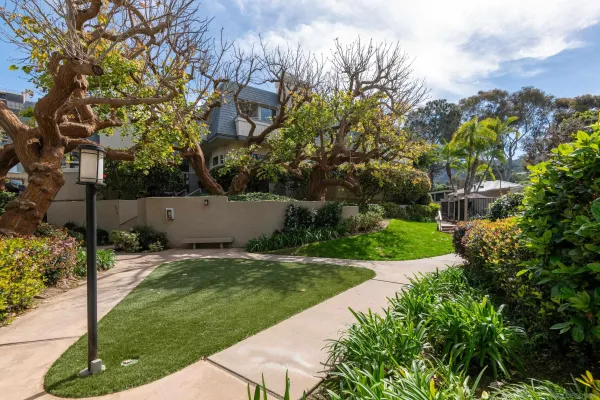 $7,995 | 7975 Caminito Del Cid, La Jolla, CA 92037