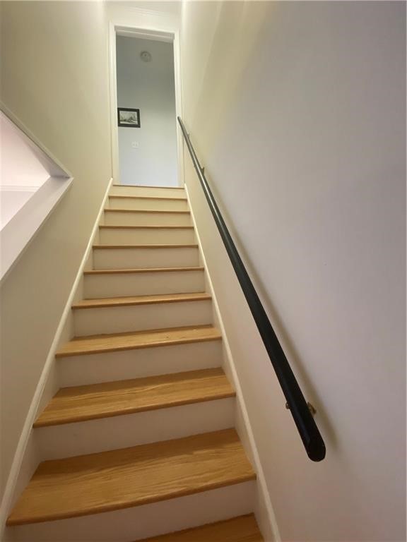 32 Middleton Avenue, Unit E Newport, RI 02840 - Photo 5 of 12