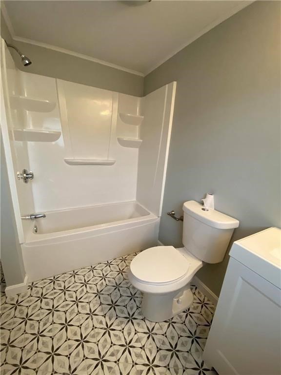 32 Middleton Avenue, Unit E Newport, RI 02840 - Photo 9 of 12