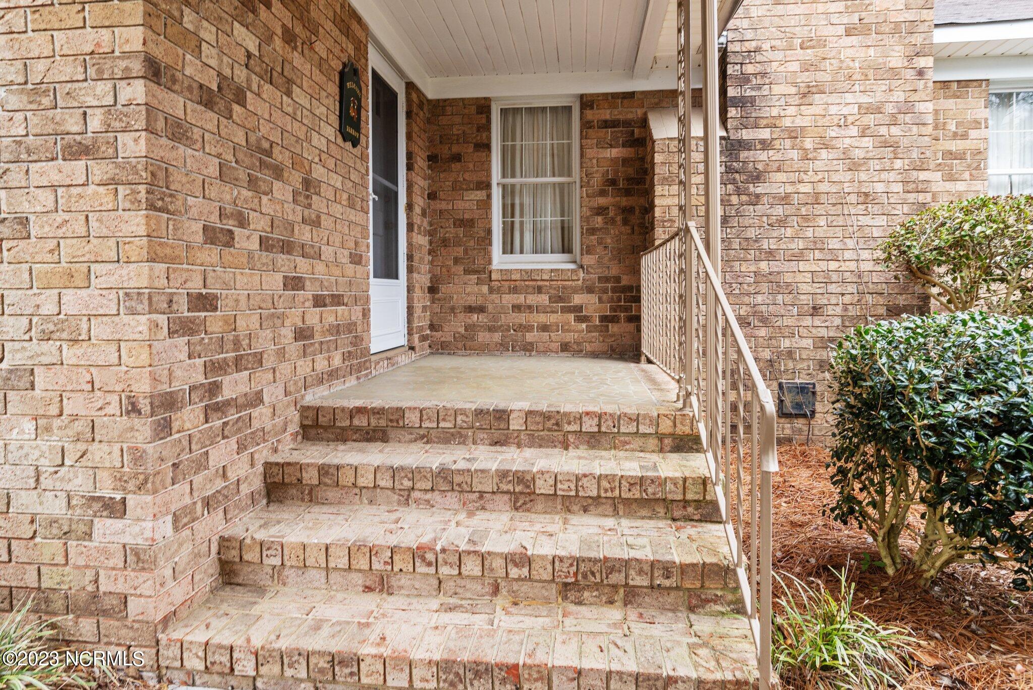 2203 Riley Road Kinston, NC 28504 - Photo 10 of 51 10-web-or-mls-DSC_4088