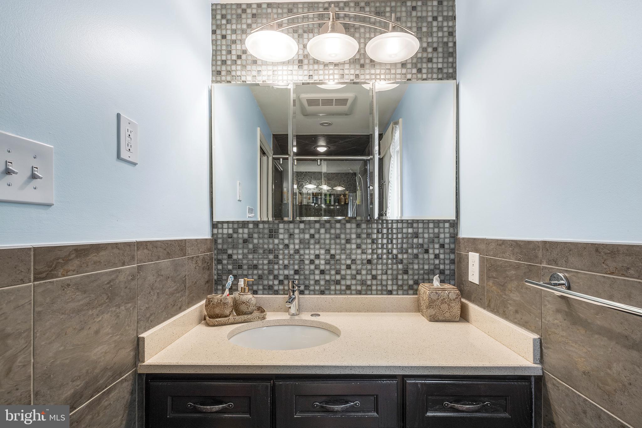 854 Church Road Springfield, PA 19064 - Photo 21 of 33 Primary Bath