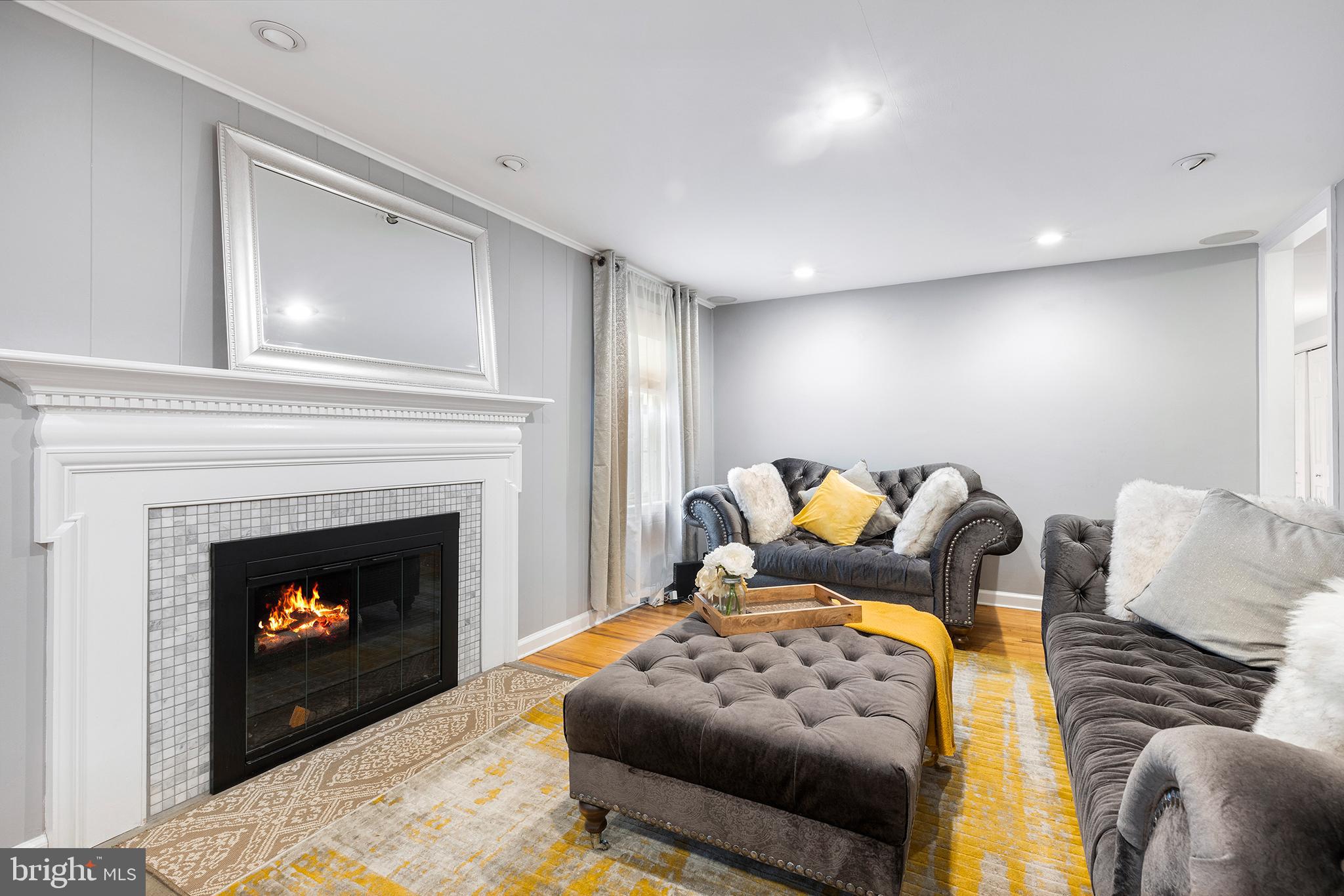 854 Church Road Springfield, PA 19064 - Photo 4 of 33 Living Room with recessed lighting and fireplace