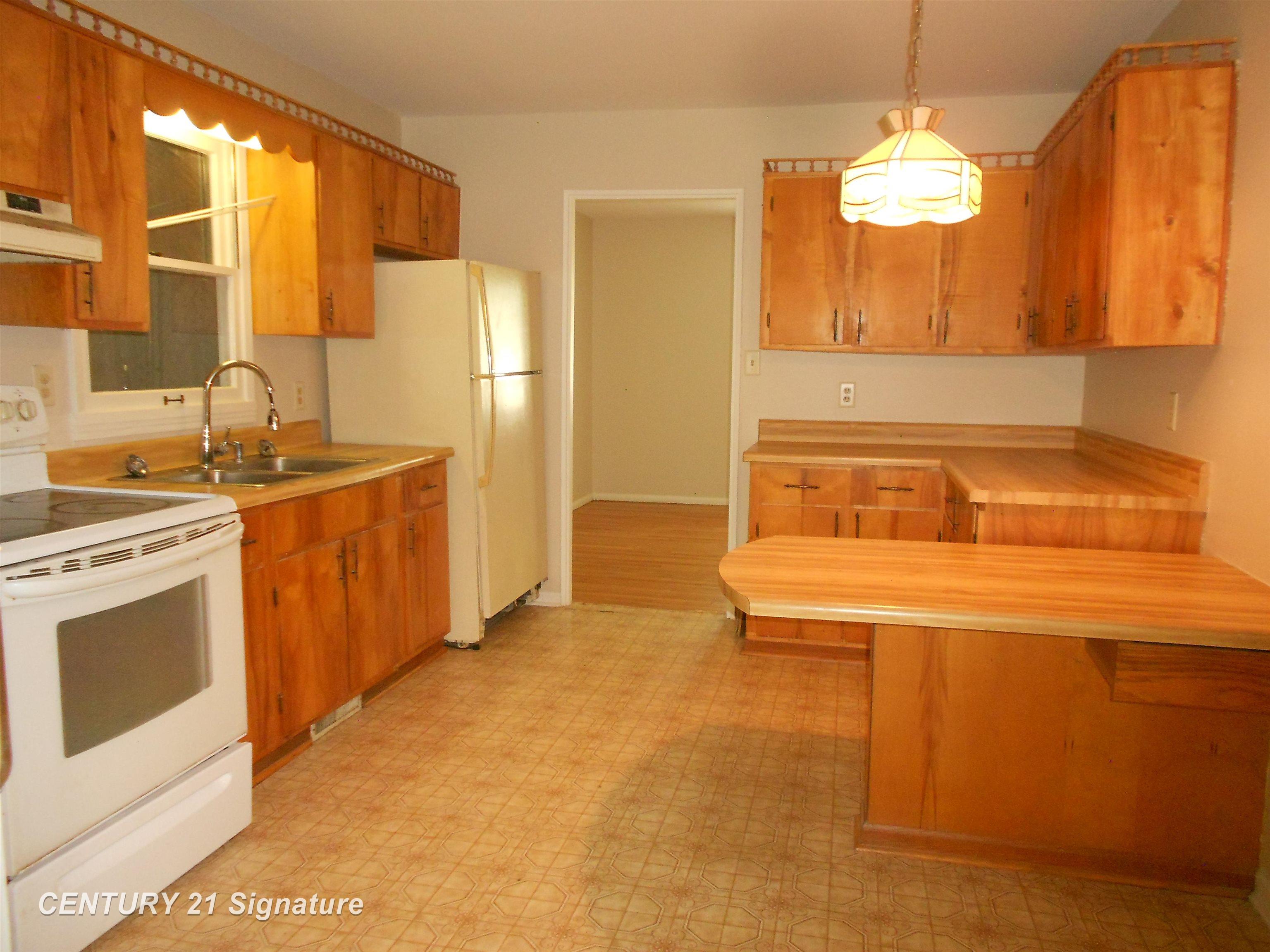 6975 Midland Road Freeland, MI 48623 - Photo 5 of 33 Gallery Image 5