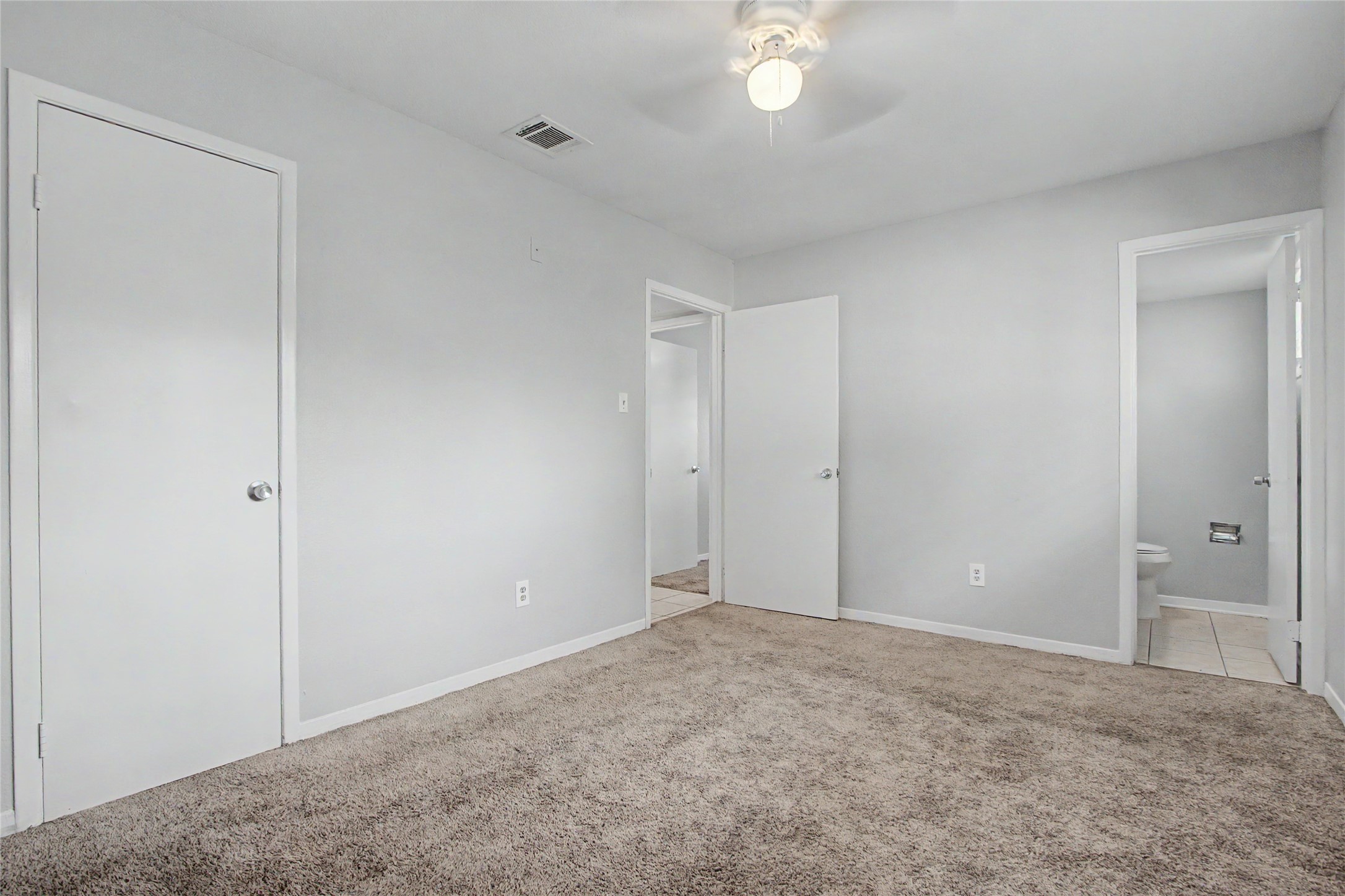 7410 Sawmill Trail Houston, TX 77040 - Photo 10 of 17 Main bedroom