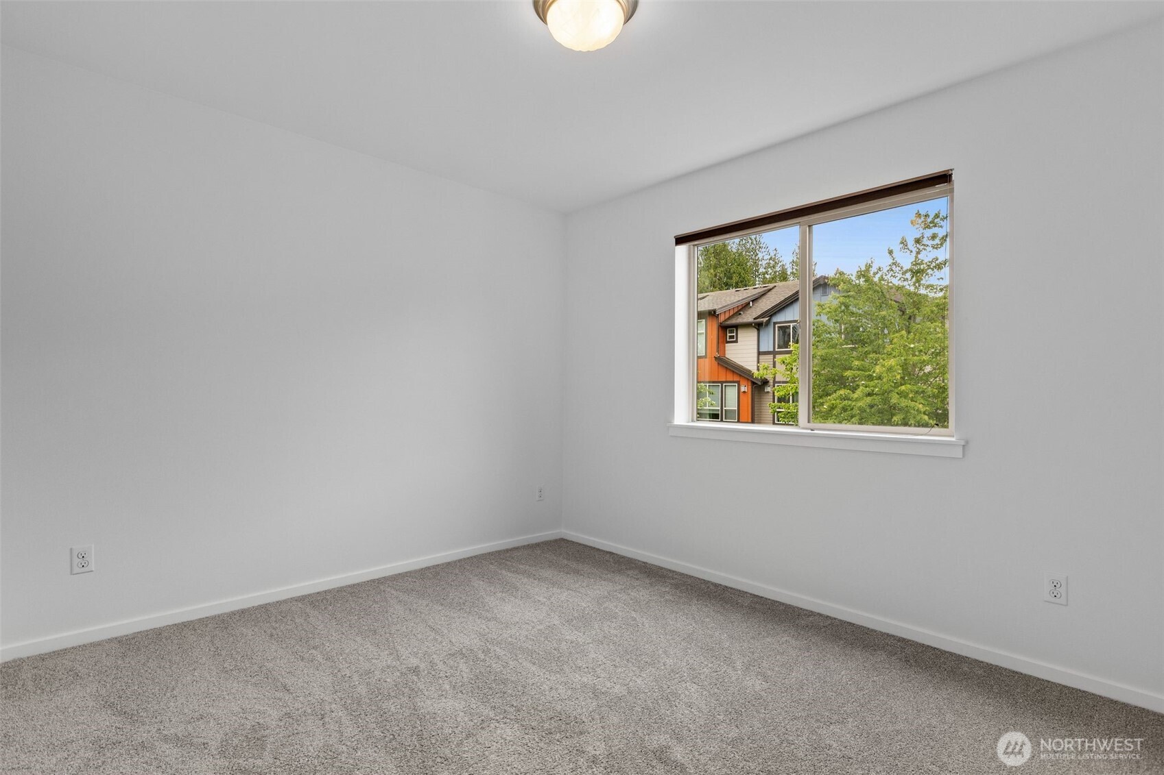 16516 2nd Park Southeast Bothell, WA 98012 - Photo 30 of 39 an empty room with a window