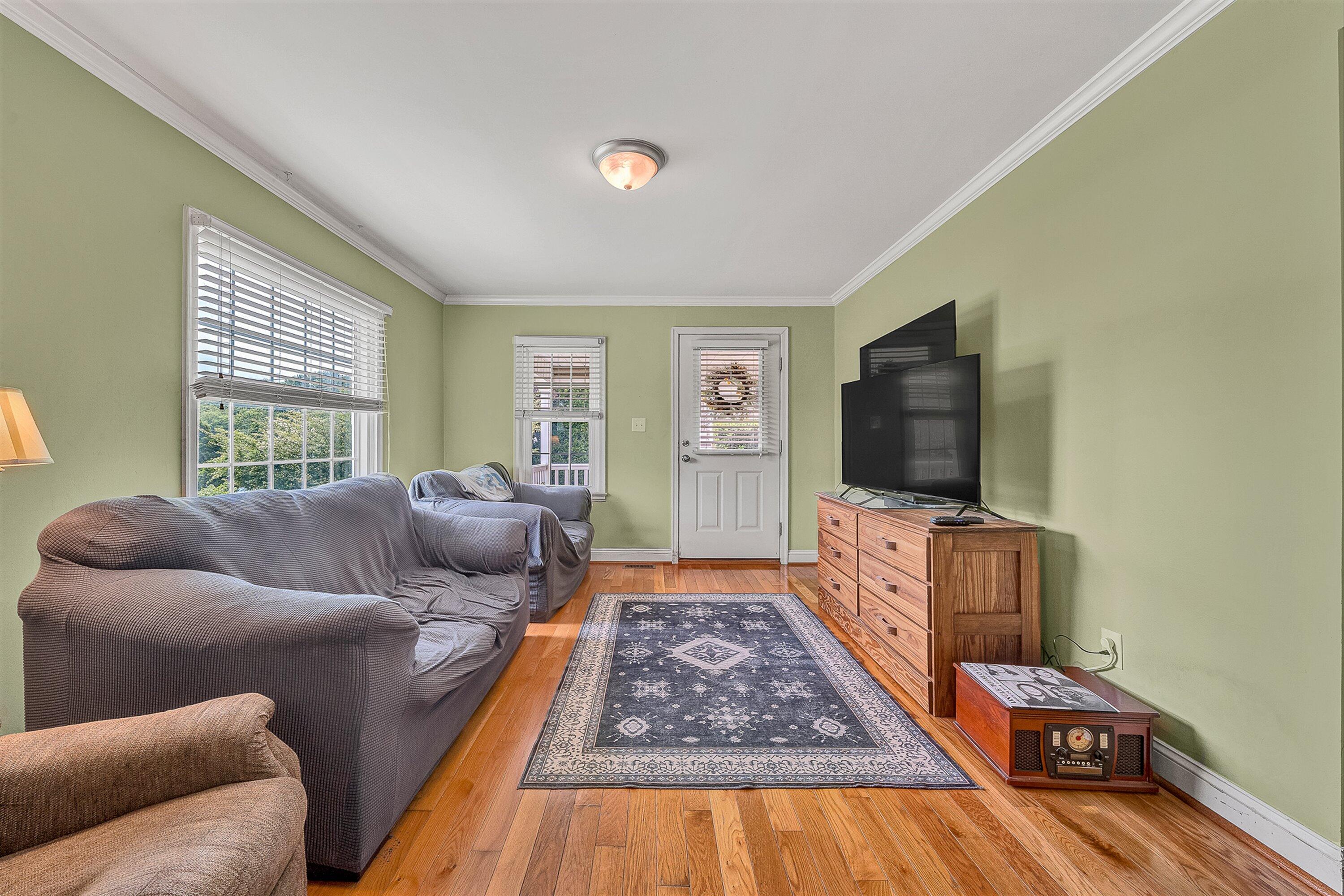 725 Windsor Avenue Southwest Roanoke, VA 24015 - Photo 5 of 21 05-VM-07023