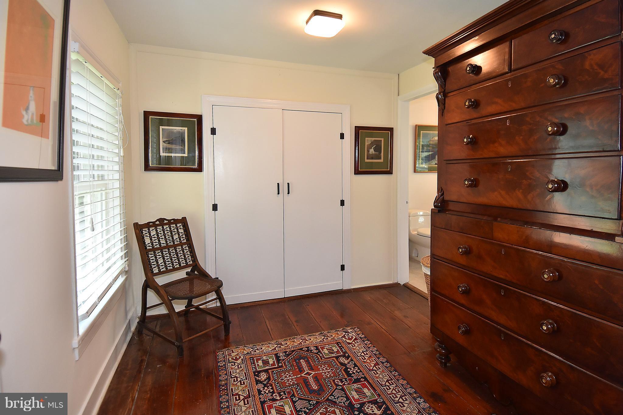 20046 St Louis Road Purcellville, VA 20132 - Photo 18 of 30 a view of a livingroom with furniture and a window