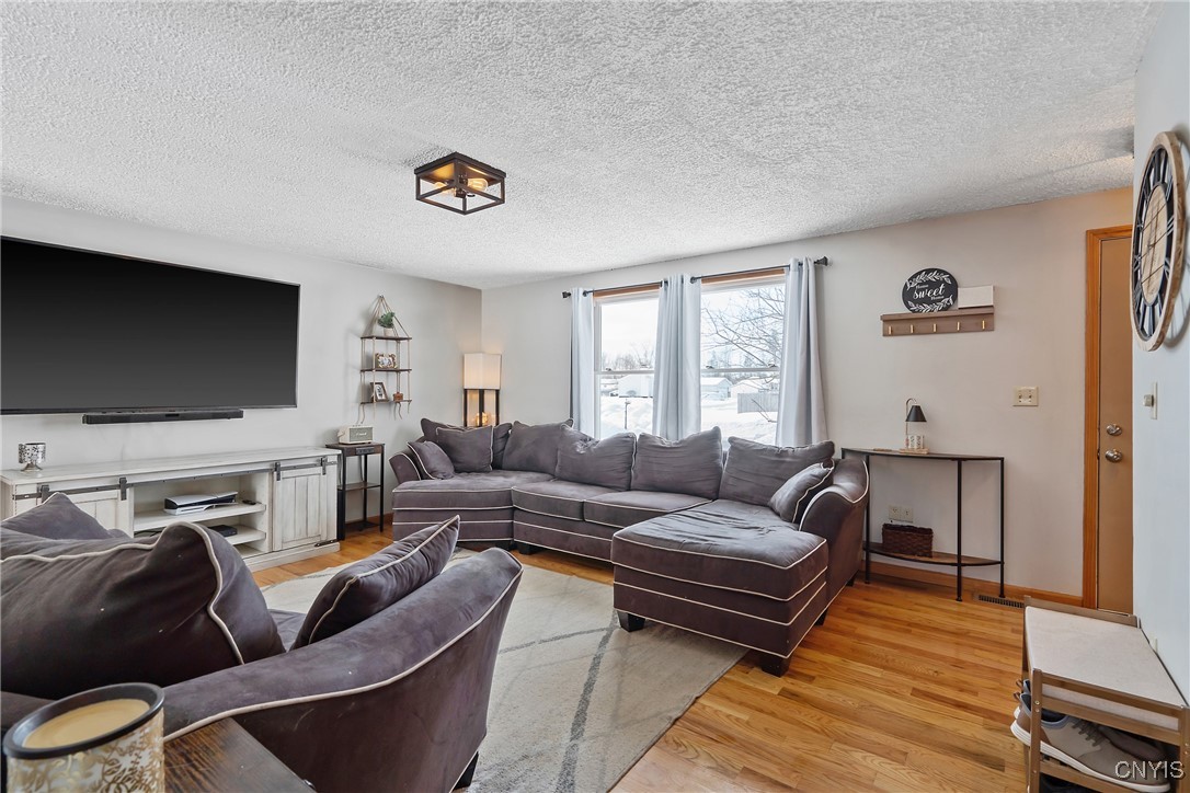 8500 Bayridge Road Cicero, NY 13039 - Photo 5 of 43