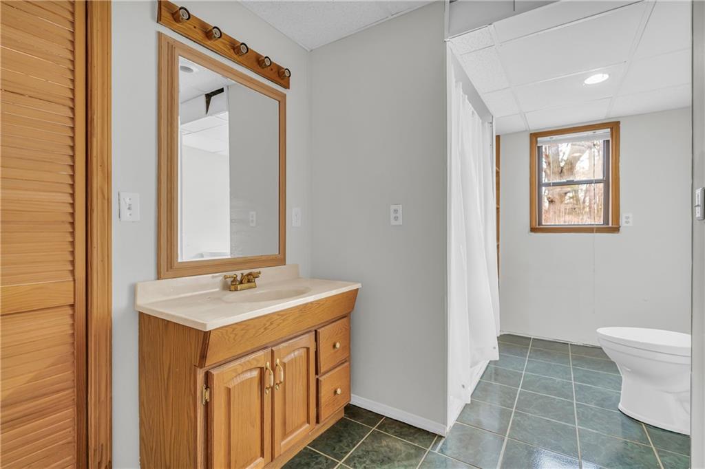 32 Cox Road Southeast Cartersville, GA 30121 - Photo 39 of 60 a view of bathroom with dual sinks