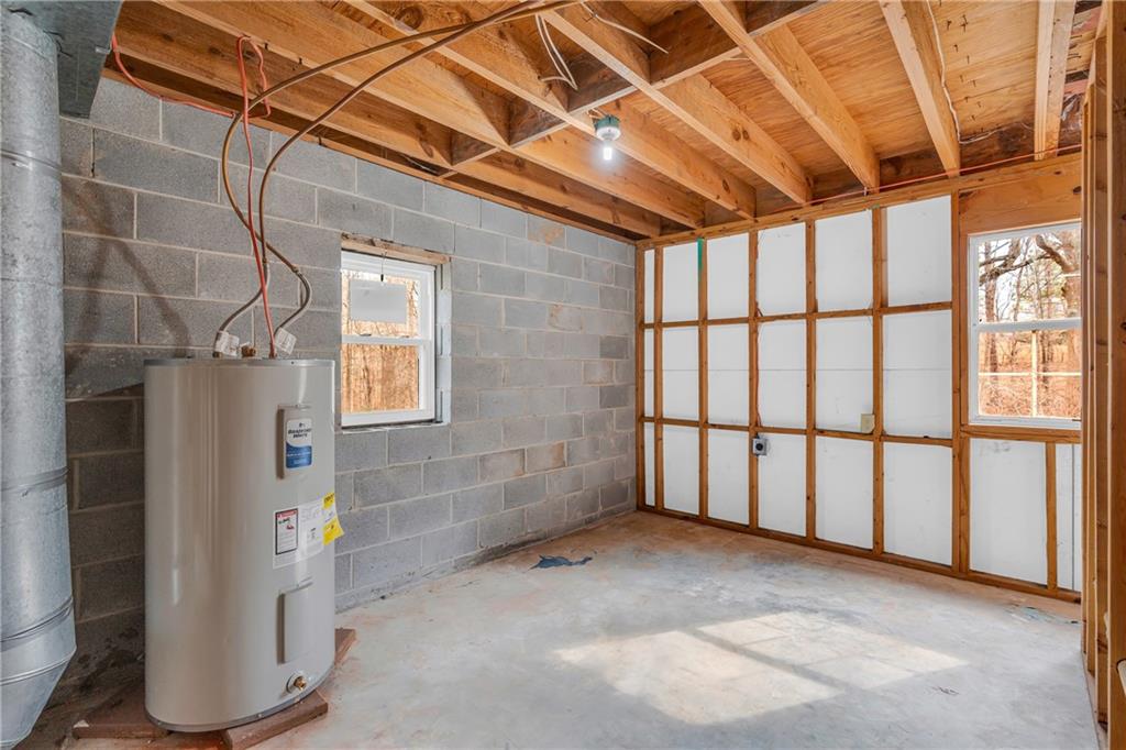 32 Cox Road Southeast Cartersville, GA 30121 - Photo 43 of 60 a view of an empty room with a window