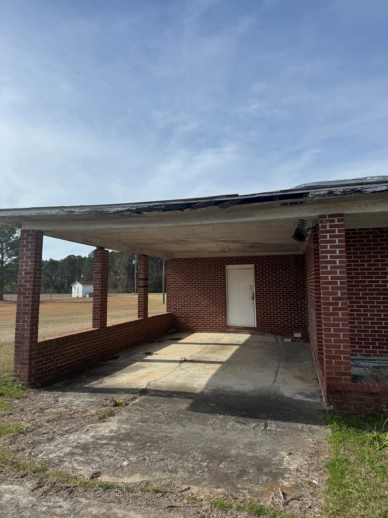 1142 Pearson Road Manning, SC 29102 - Photo 2 of 20 Gallery Image 2