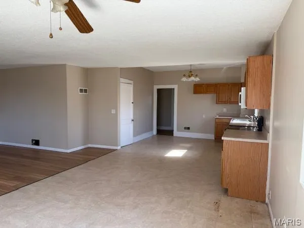 $169,900 | 11915 Old Halls Ferry Road, Florissant, MO 63033