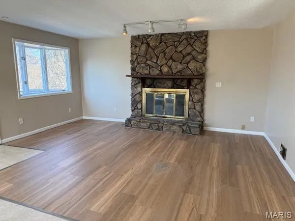 $169,900 | 11915 Old Halls Ferry Road, Florissant, MO 63033