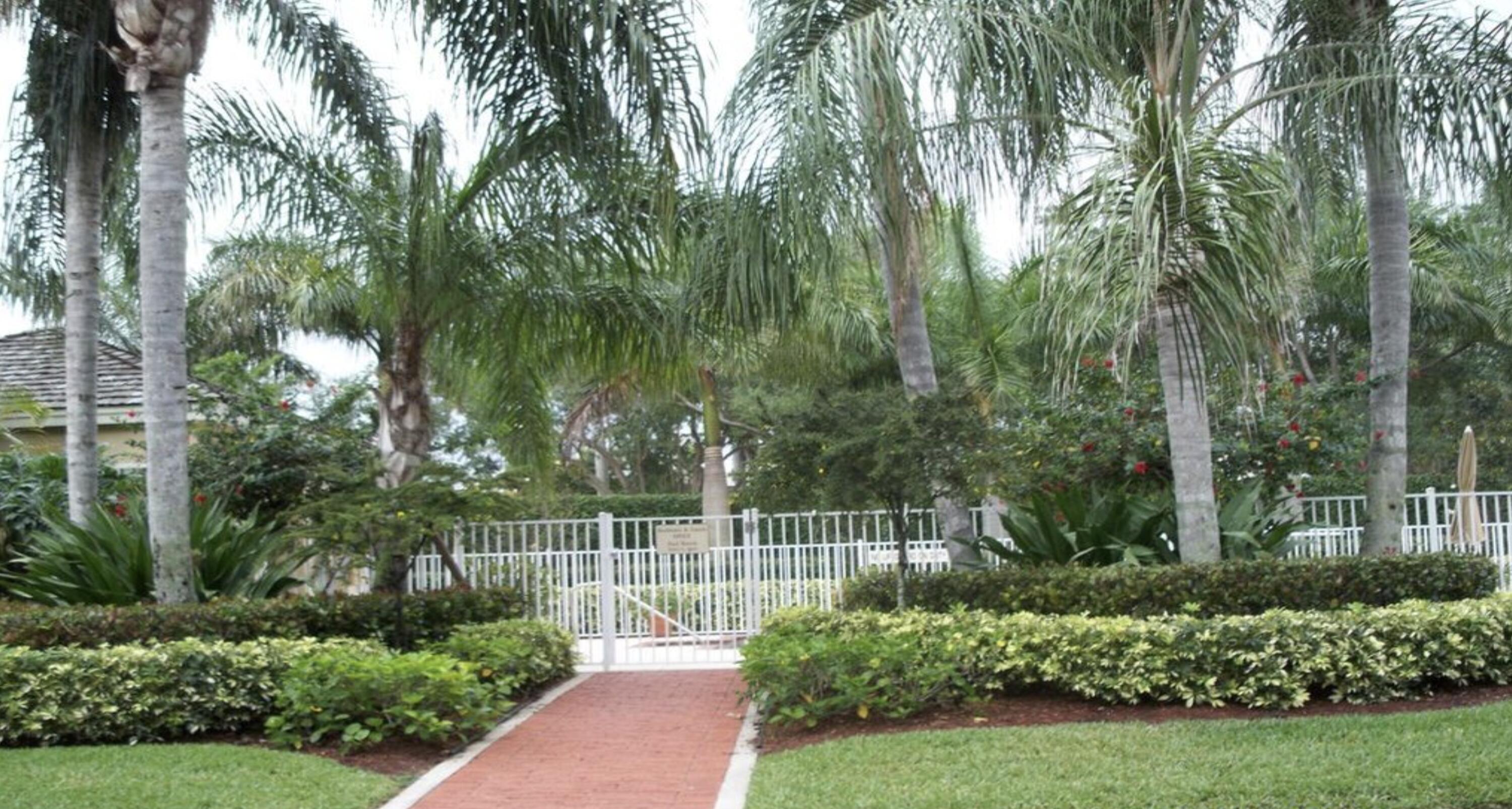 4075 Northwest 58th Street, Unit 1 Boca Raton, FL 33496 - Photo 25 of 27 Community pool