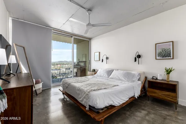 $399,000 | 207 West Clarendon Avenue, Unit 21C, Phoenix, AZ 85013