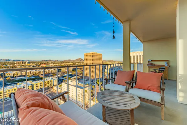 $399,000 | 207 West Clarendon Avenue, Unit 21C, Phoenix, AZ 85013