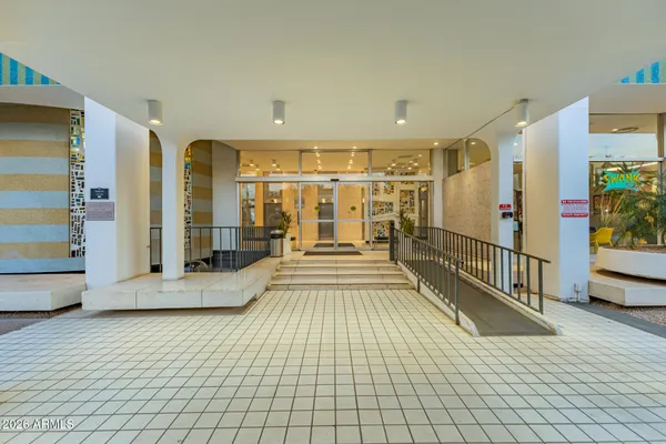 $399,000 | 207 West Clarendon Avenue, Unit 21C, Phoenix, AZ 85013