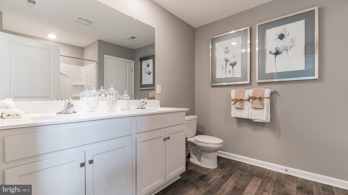 14 Half-Hitch Road Barnegat, NJ 08005 - Photo 23 of 27 Primary Bathroom