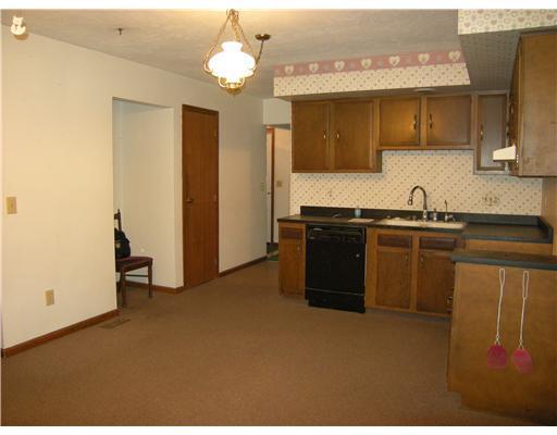 4843 East County Line Road Springfield, OH 45502 - Photo 4 of 25