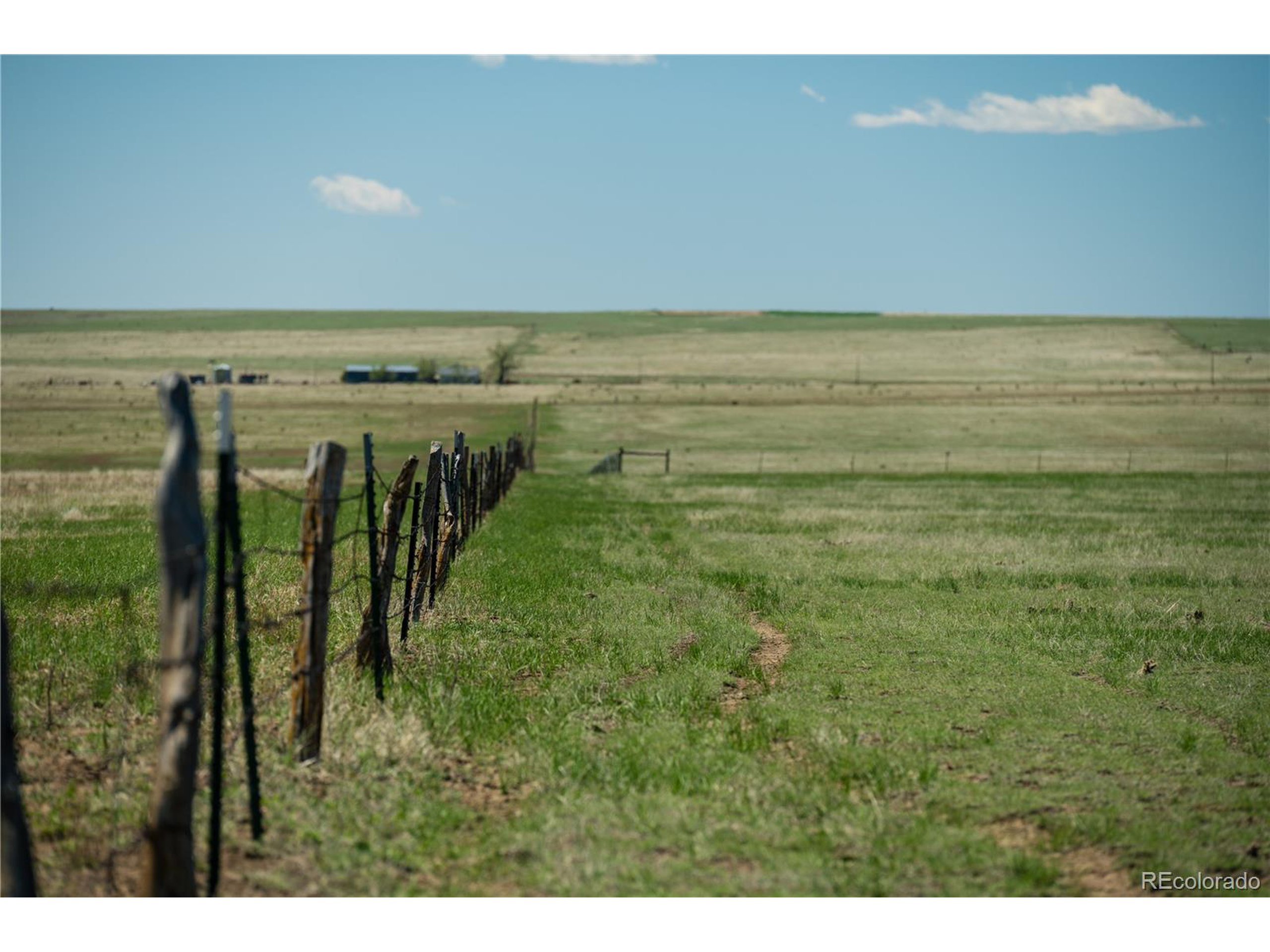0 Wolfenberger Road Pueblo, CO 81004 - Photo 22 of 24 a view of an ocean from a balcony