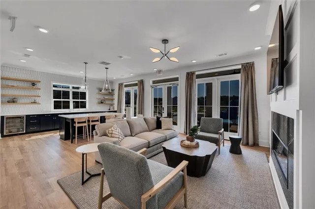 $2,000 | 10 American Avenue, Unit CLOVE, Newnan, GA 30263