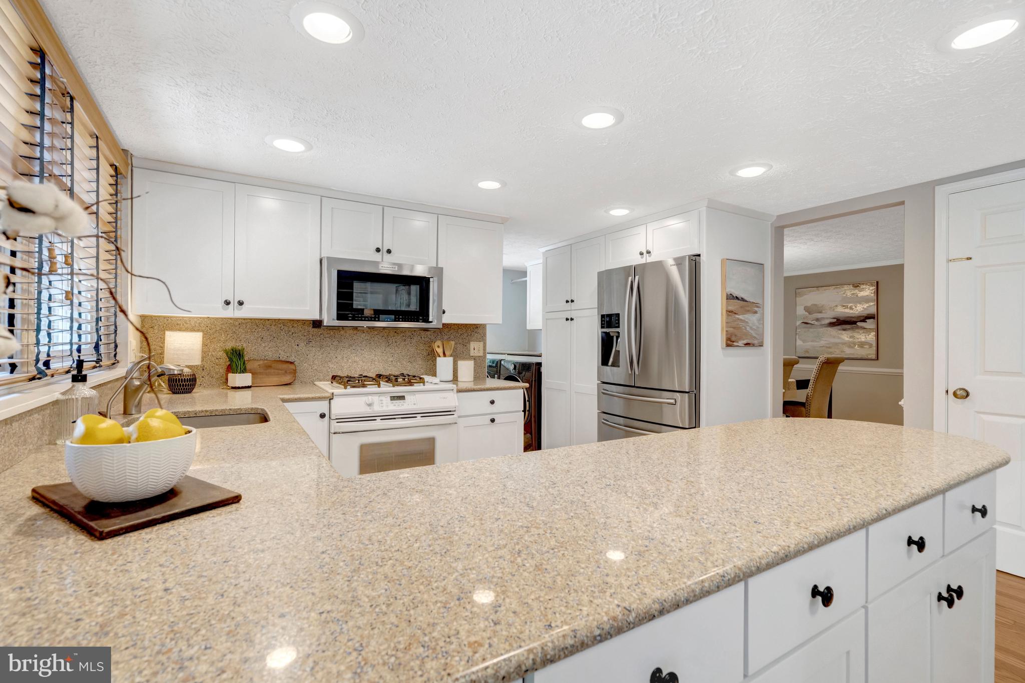 7809 Roundabout Way Springfield, VA 22153 - Photo 23 of 83 Counter space for days