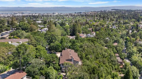 $4,588,000 | 135 Newton Drive, Burlingame, CA 94010