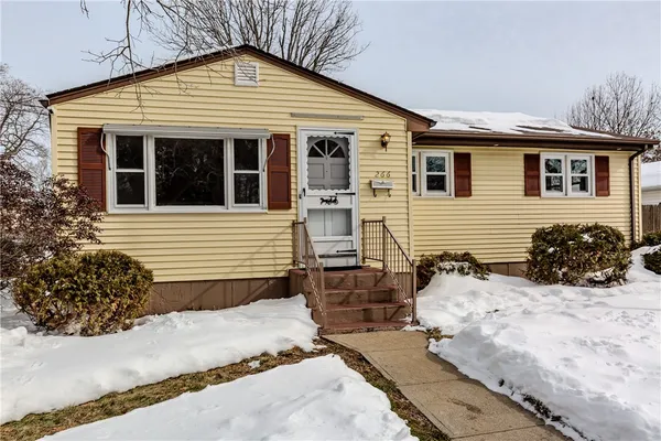 $415,000 | 266 Vineyard Road, Warwick, RI 02889