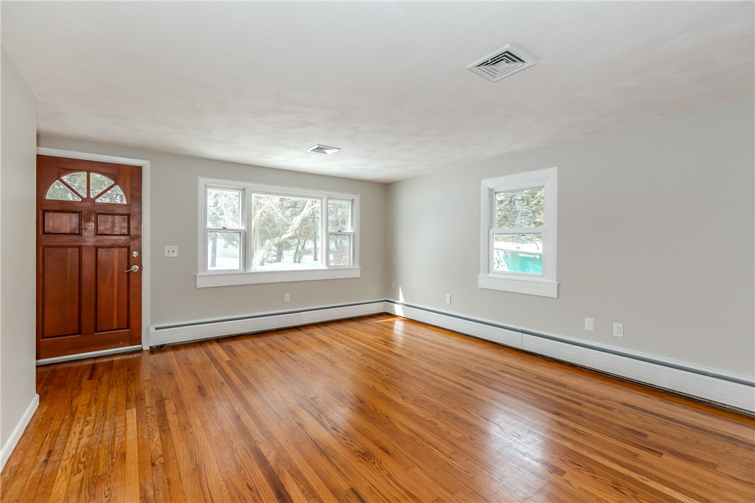 266 Vineyard Road Warwick, RI 02889 - Photo 8 of 31