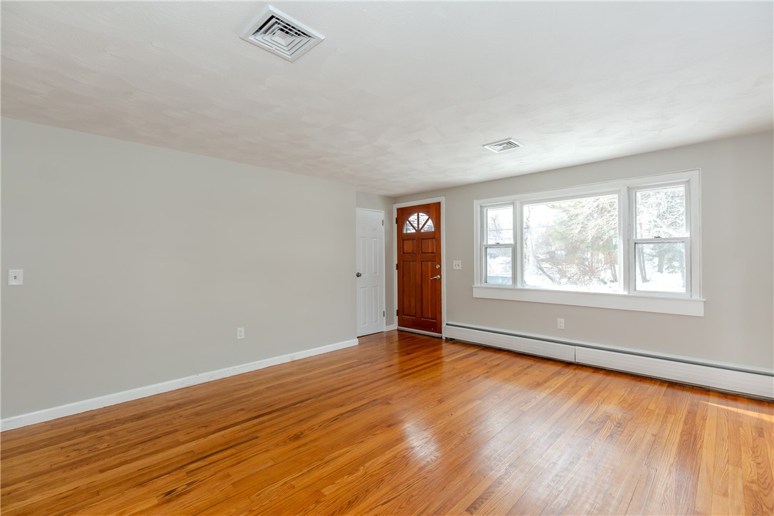 266 Vineyard Road Warwick, RI 02889 - Photo 9 of 31