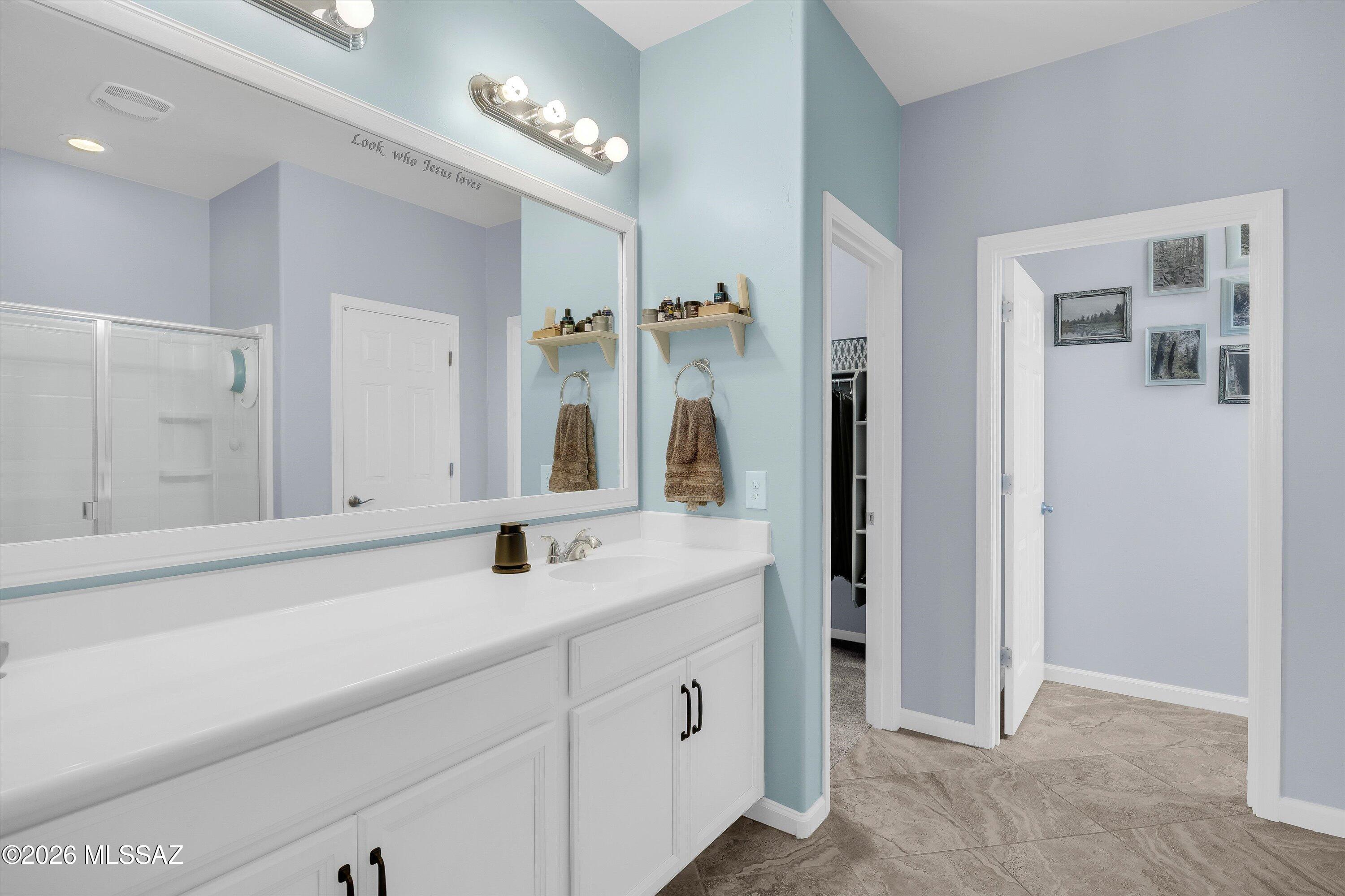 38754 South Running Roses Lane Tucson, AZ 85739 - Photo 27 of 46 26-Primary Bathroom